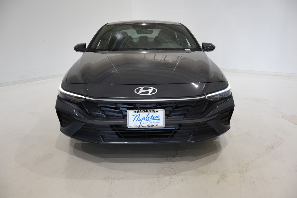 2024 Hyundai Elantra SE 2