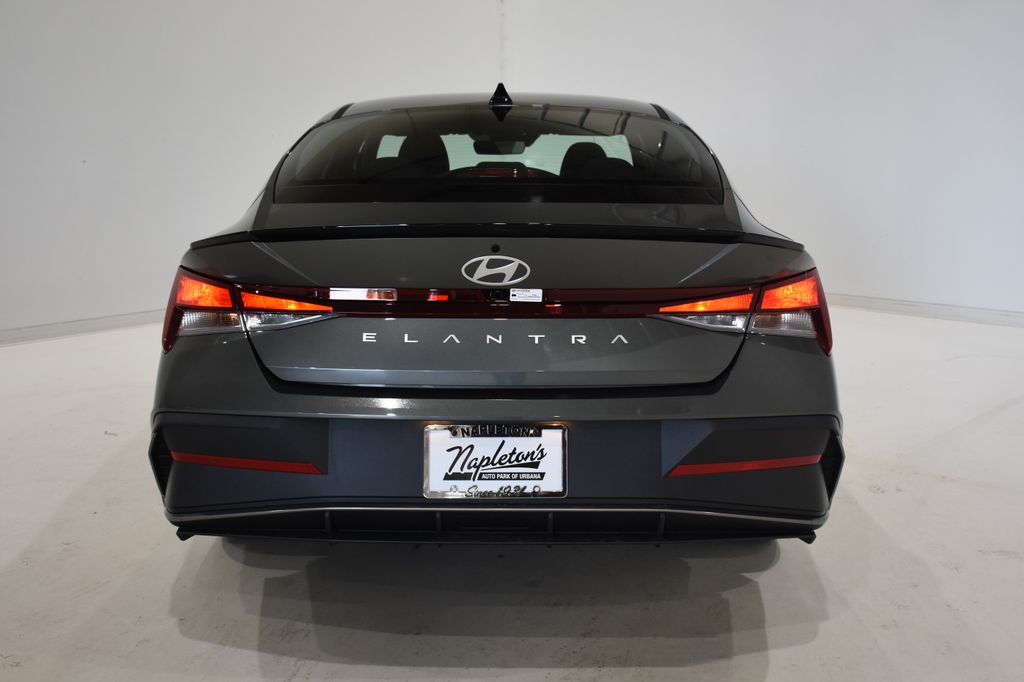 2025 Hyundai Elantra SEL 5