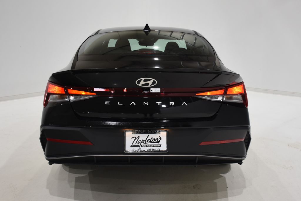 2025 Hyundai Elantra SEL 5