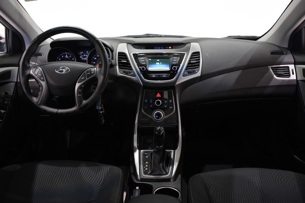 2015 Hyundai Elantra SE 8