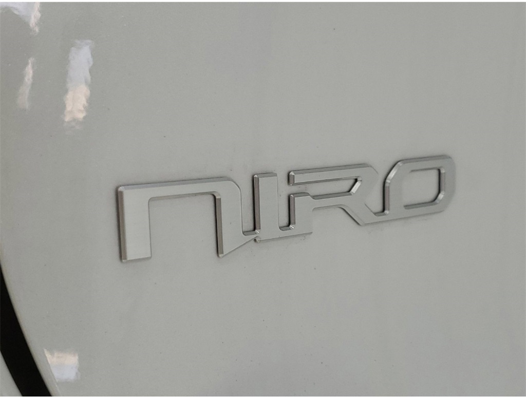 2024 Kia Niro EX Touring 7