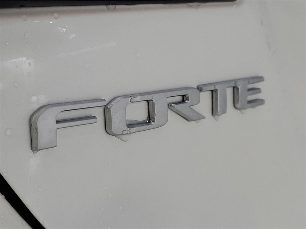 2024 Kia Forte GT-Line 10