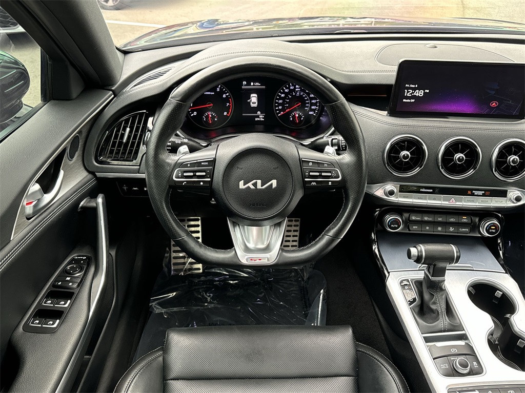 2022 Kia Stinger GT1 17