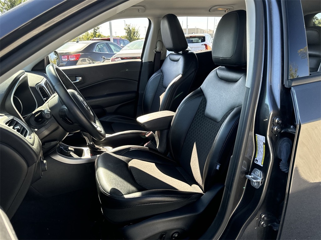 2018 Jeep Compass Latitude 17