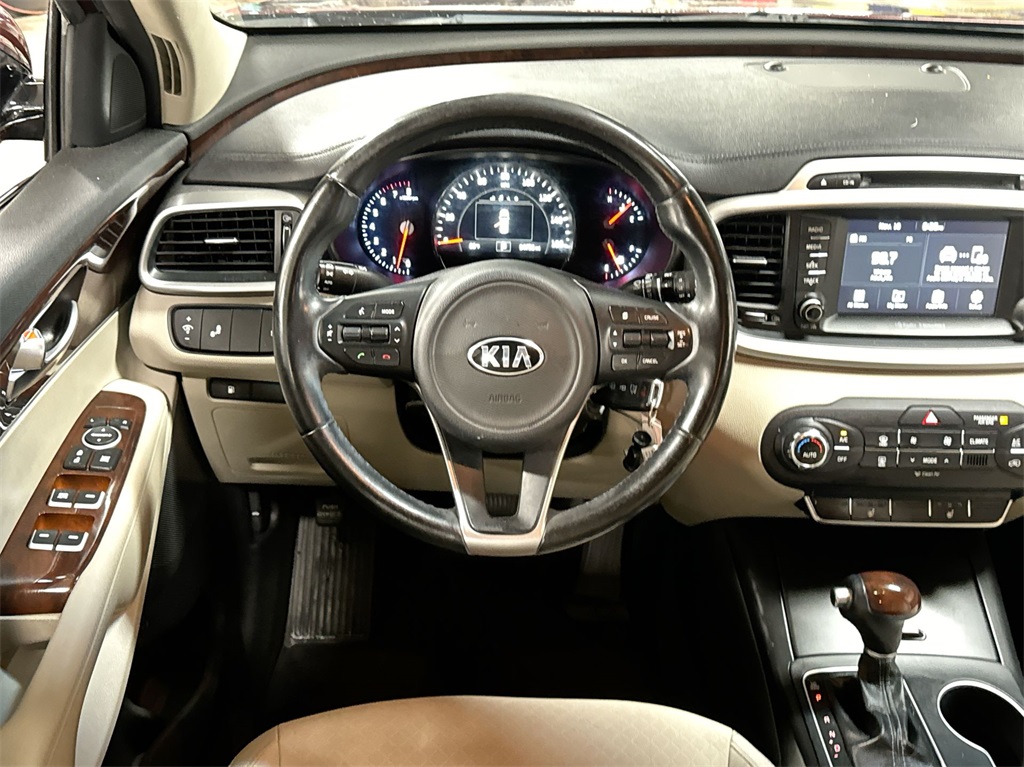 2017 Kia Sorento LX 17