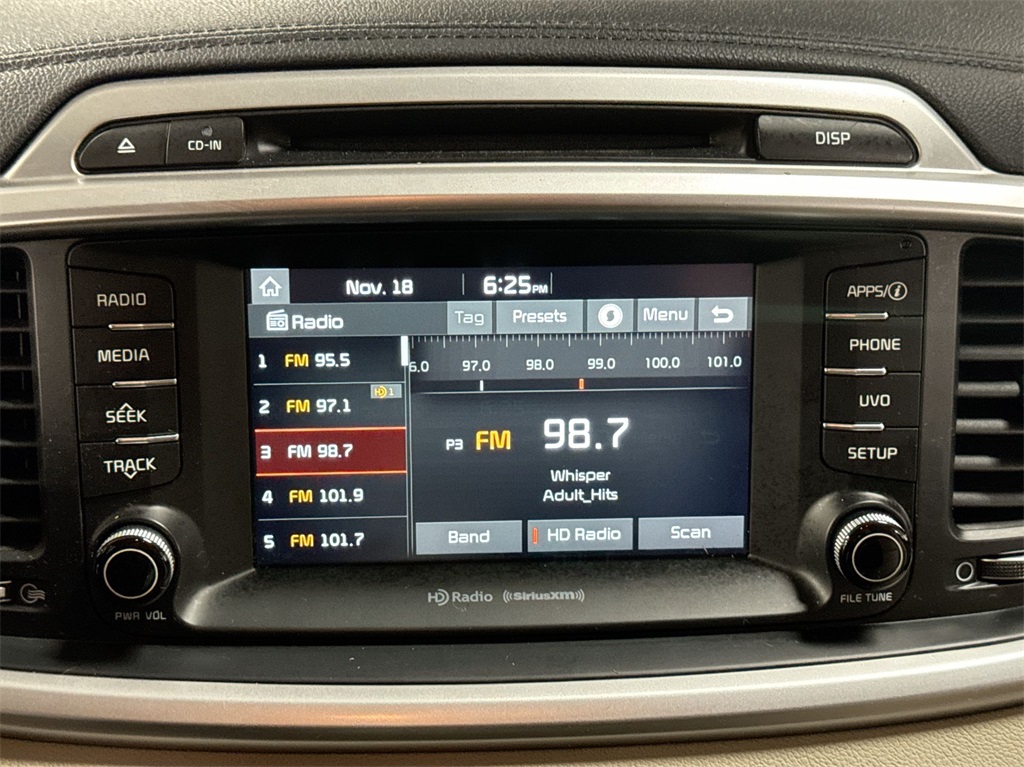 2017 Kia Sorento LX 26