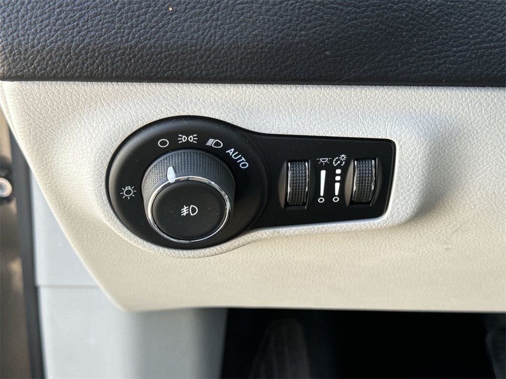 2018 Jeep Compass Limited 19