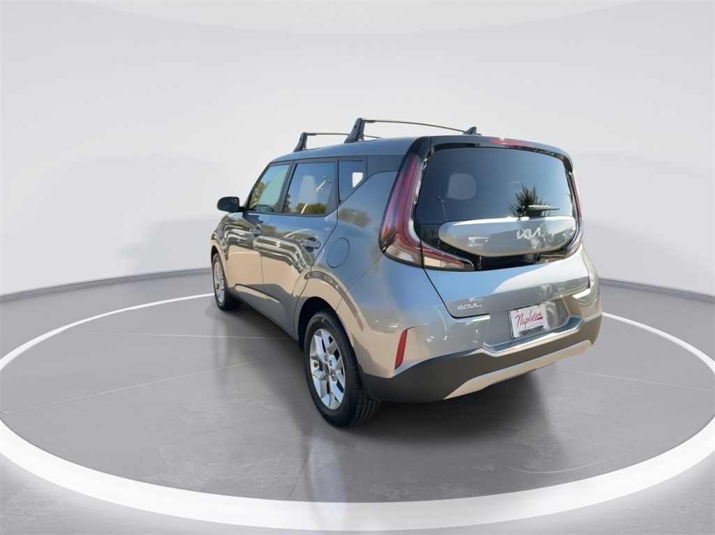 2023 Kia Soul LX 8