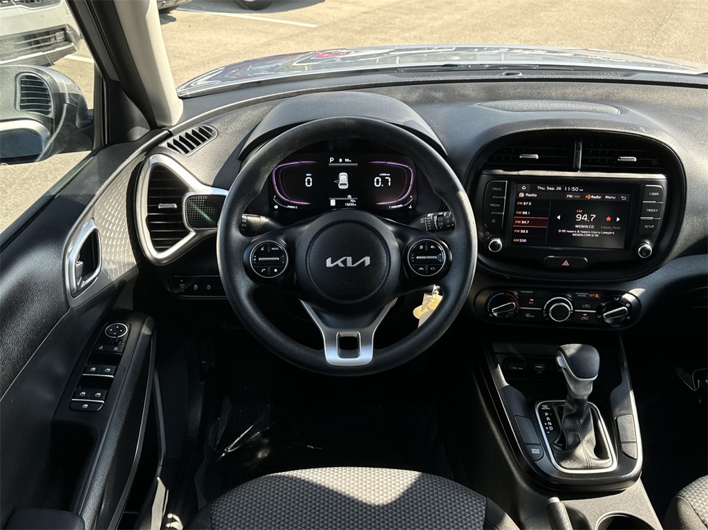 2023 Kia Soul LX 17