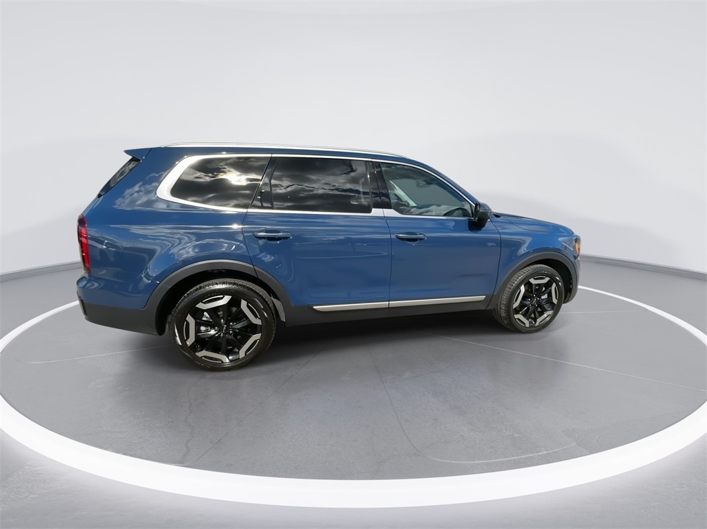 2024 Kia Telluride S 12