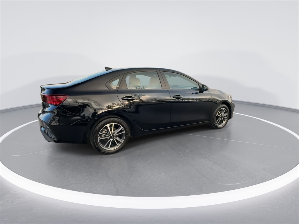 2023 Kia Forte LXS 11