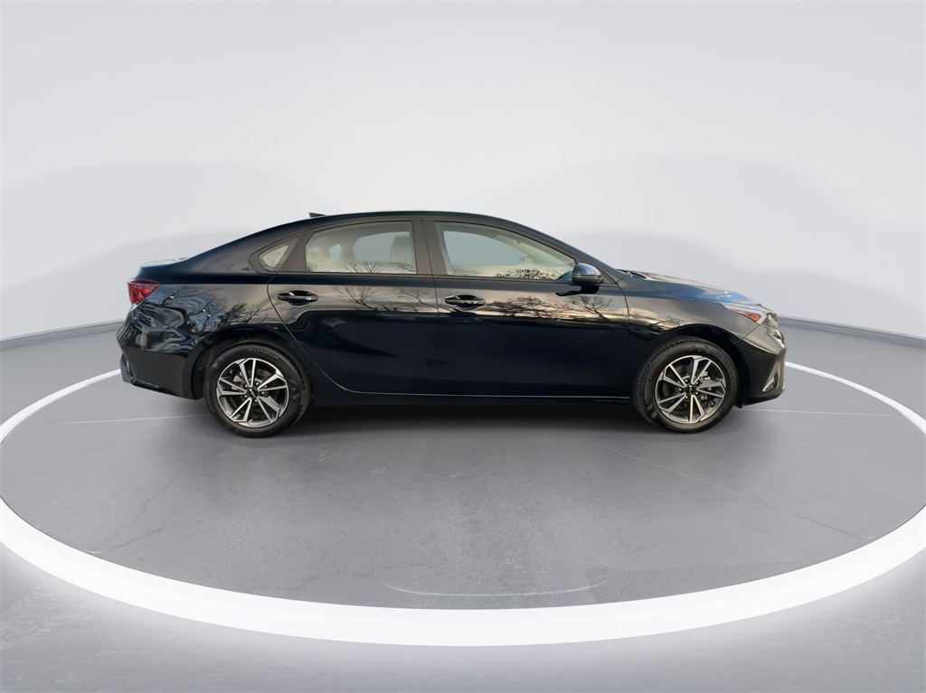 2023 Kia Forte LXS 12