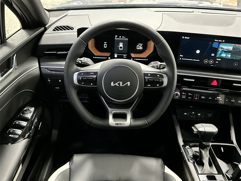 2025 Kia K5 GT-Line 10