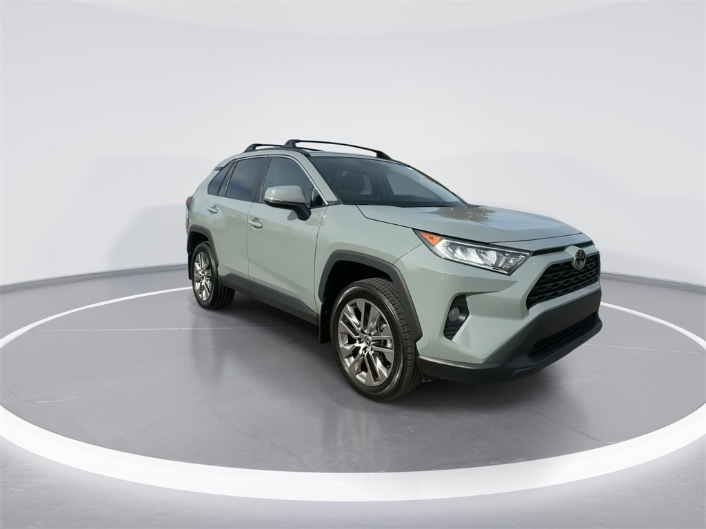 2021 Toyota RAV4 XLE Premium 3