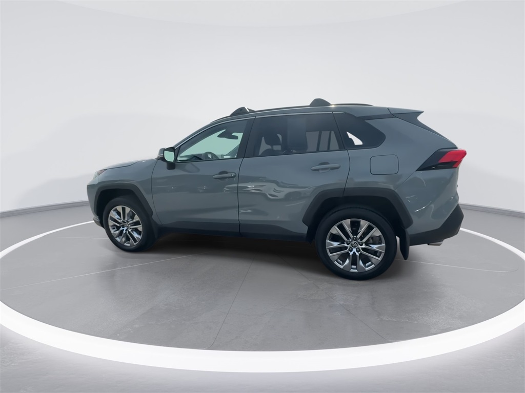 2021 Toyota RAV4 XLE Premium 8