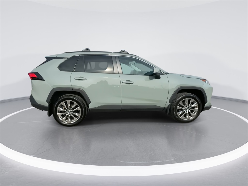 2021 Toyota RAV4 XLE Premium 13