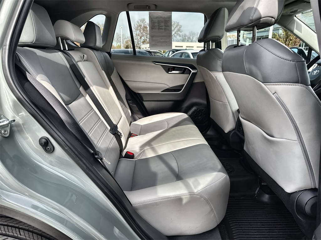 2021 Toyota RAV4 XLE Premium 35