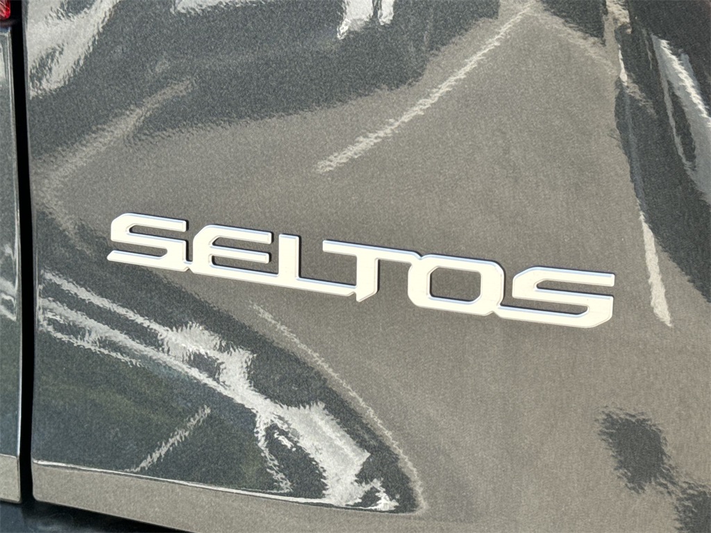 2025 Kia Seltos S 14