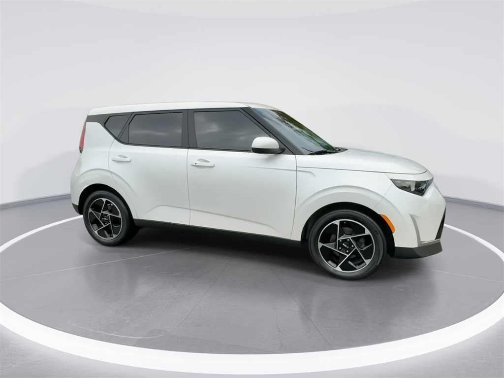 2023 Kia Soul EX 13