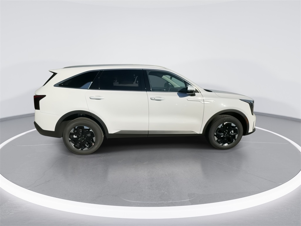 2025 Kia Sorento S 12