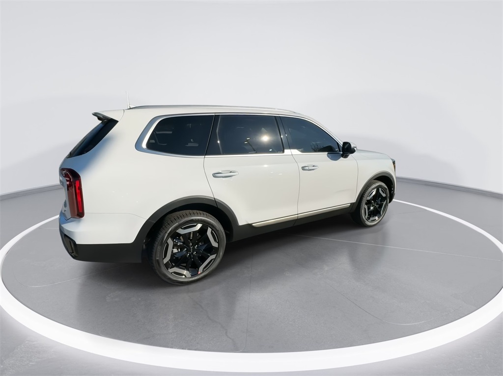 2025 Kia Telluride S 11