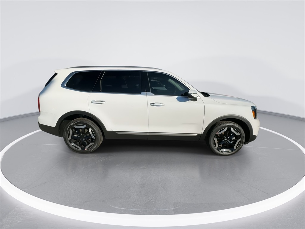 2025 Kia Telluride S 12