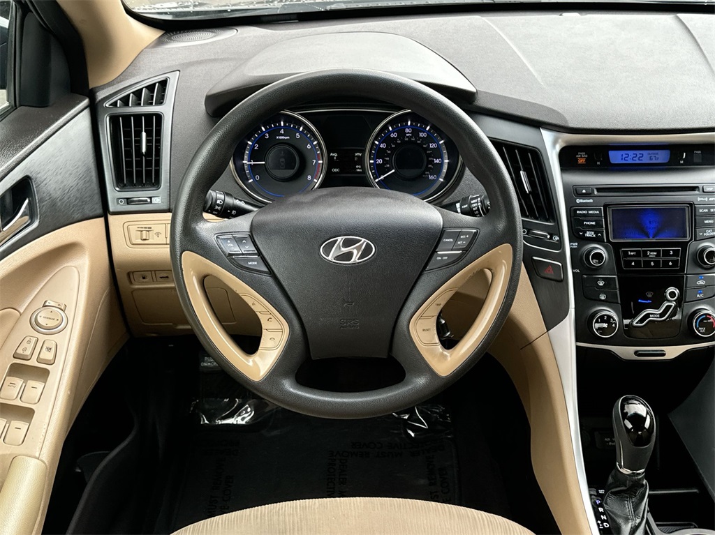 2013 Hyundai Sonata GLS 16