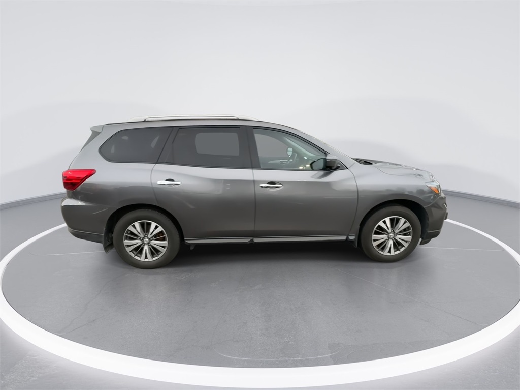 2017 Nissan Pathfinder SL 12