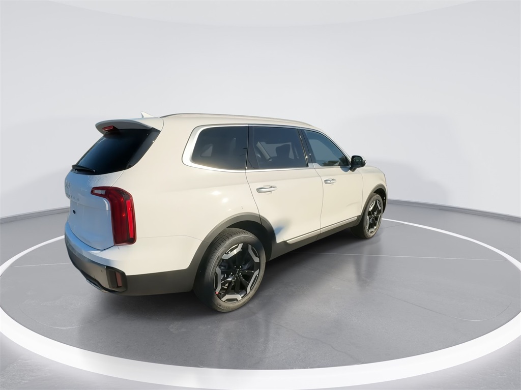 2025 Kia Telluride S 11