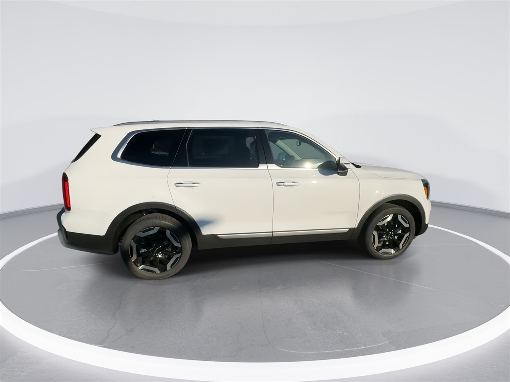 2025 Kia Telluride S 12