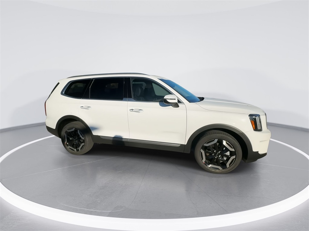 2025 Kia Telluride S 13