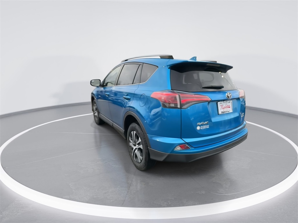 2017 Toyota RAV4 LE 9