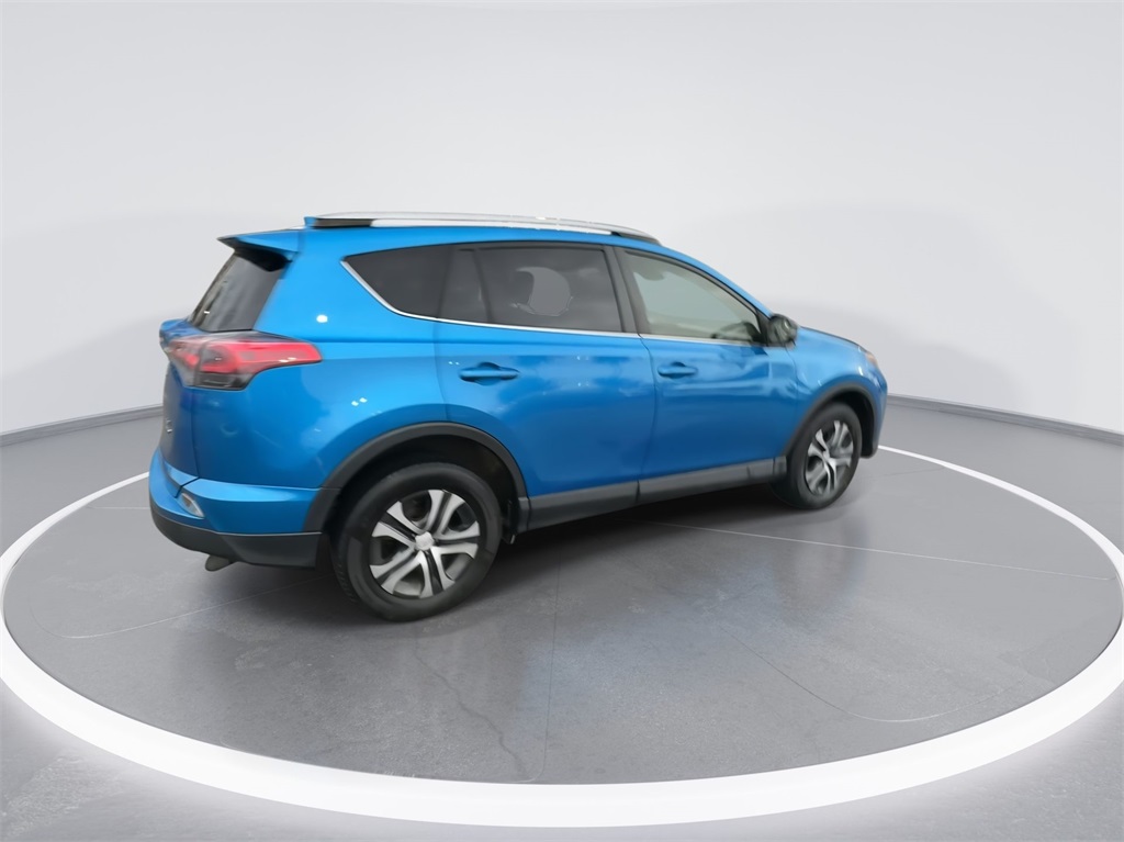 2017 Toyota RAV4 LE 12