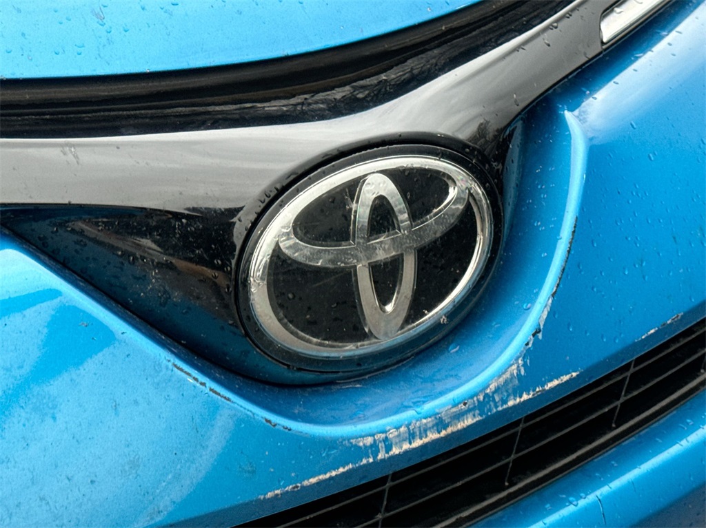 2017 Toyota RAV4 LE 14