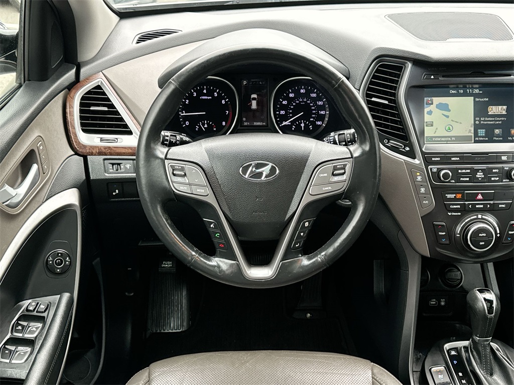 2017 Hyundai Santa Fe Limited Ultimate 10