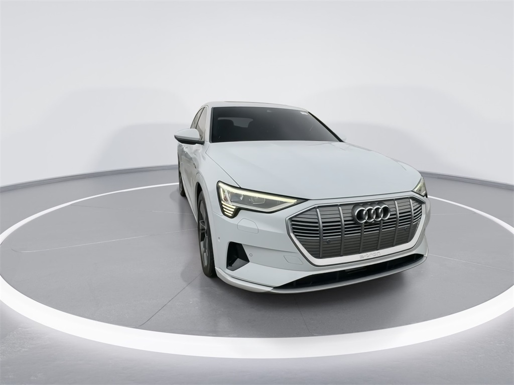 2020 Audi e-tron Premium Plus 2