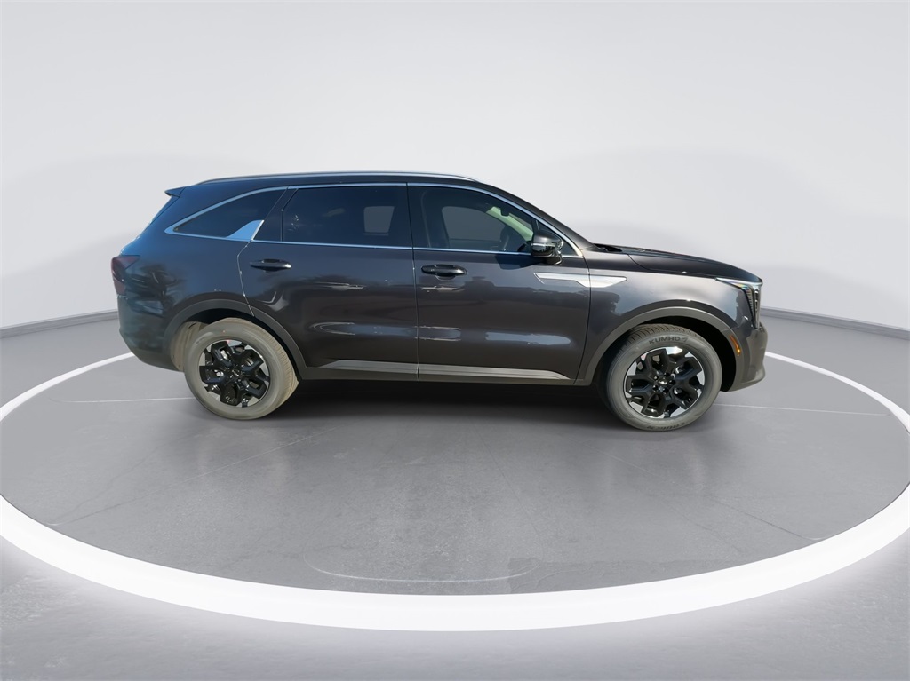 2025 Kia Sorento S 13