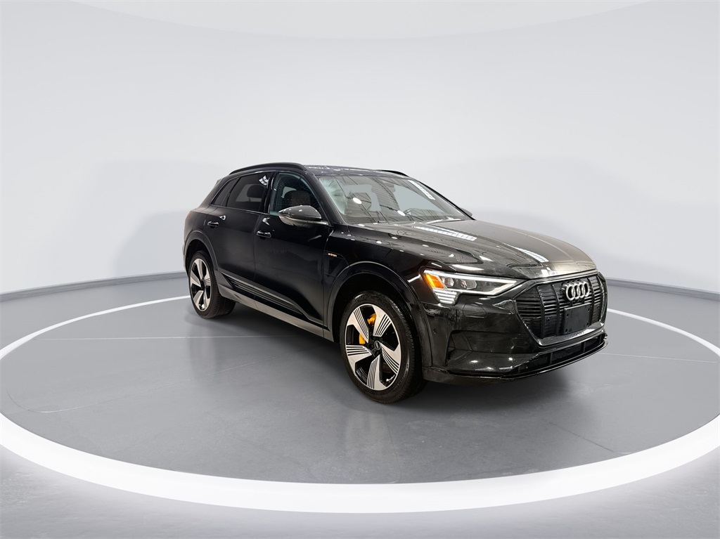 2022 Audi e-tron Premium Plus 2