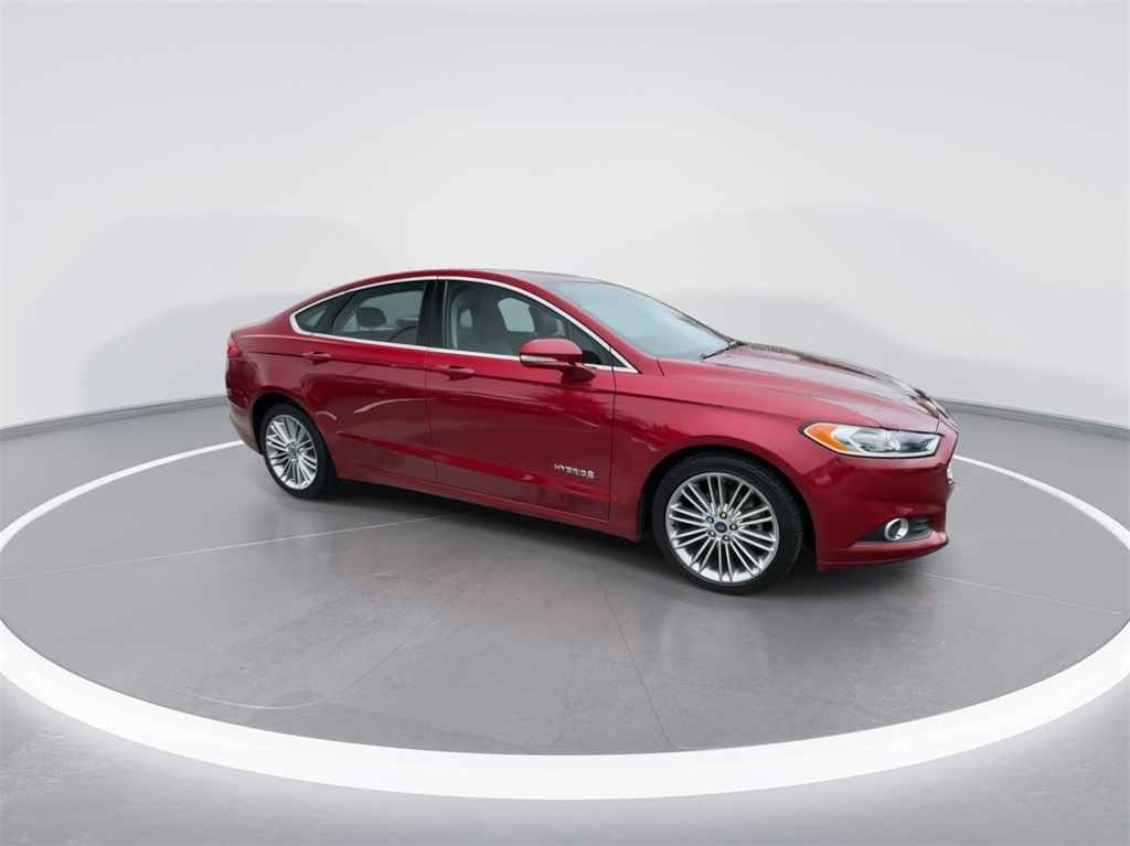 2013 Ford Fusion Hybrid SE 13