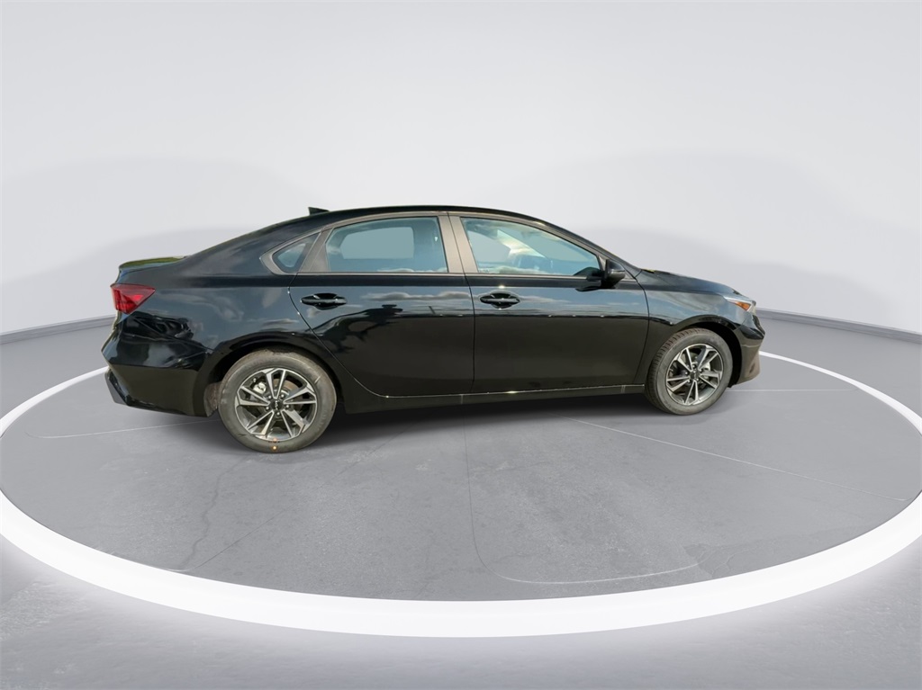 2024 Kia Forte LXS 11