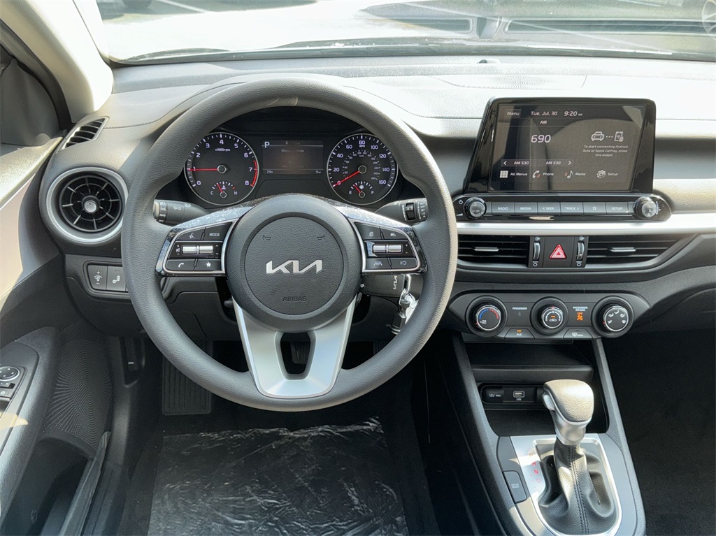 2024 Kia Forte LXS 17