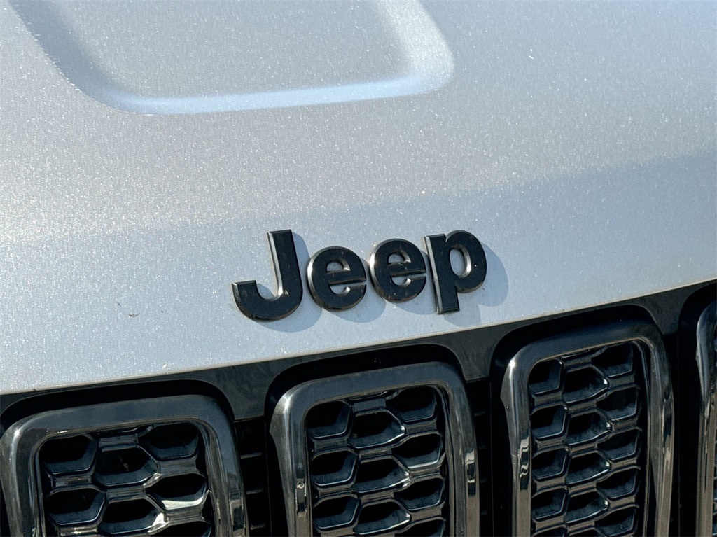 2019 Jeep Grand Cherokee Altitude 14