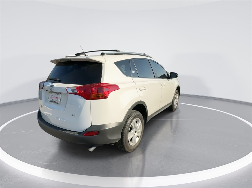 2015 Toyota RAV4 LE 11