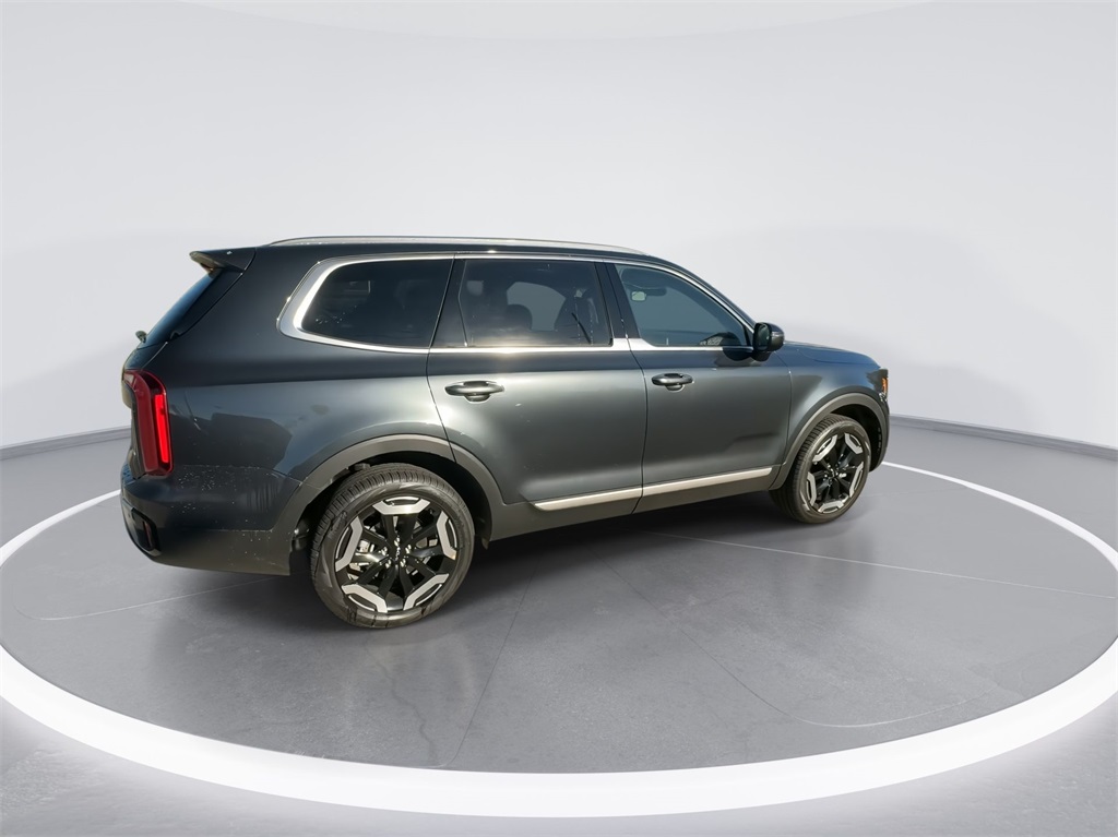 2024 Kia Telluride S 12