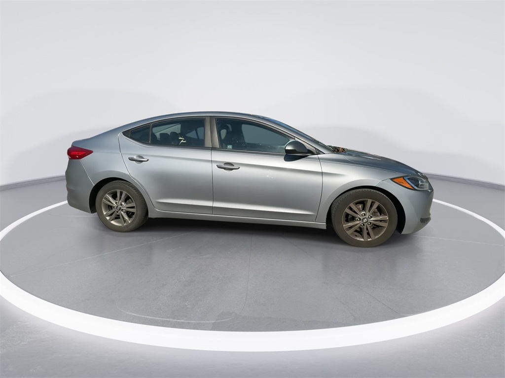 2017 Hyundai Elantra SE 13