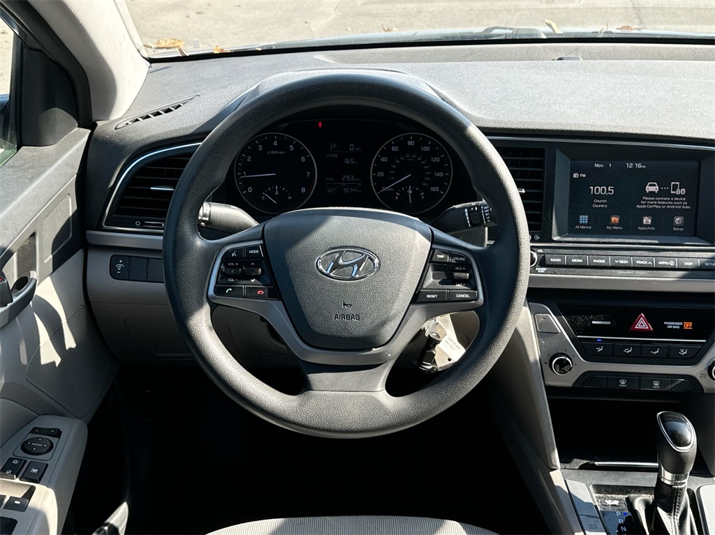 2017 Hyundai Elantra SE 16