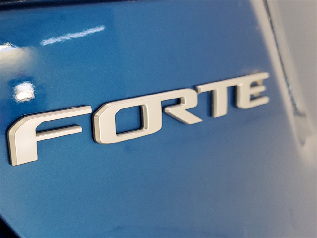 2023 Kia Forte GT 7