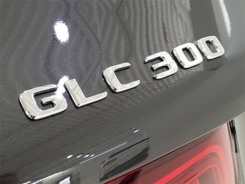 2020 Mercedes-Benz GLC GLC 300 7