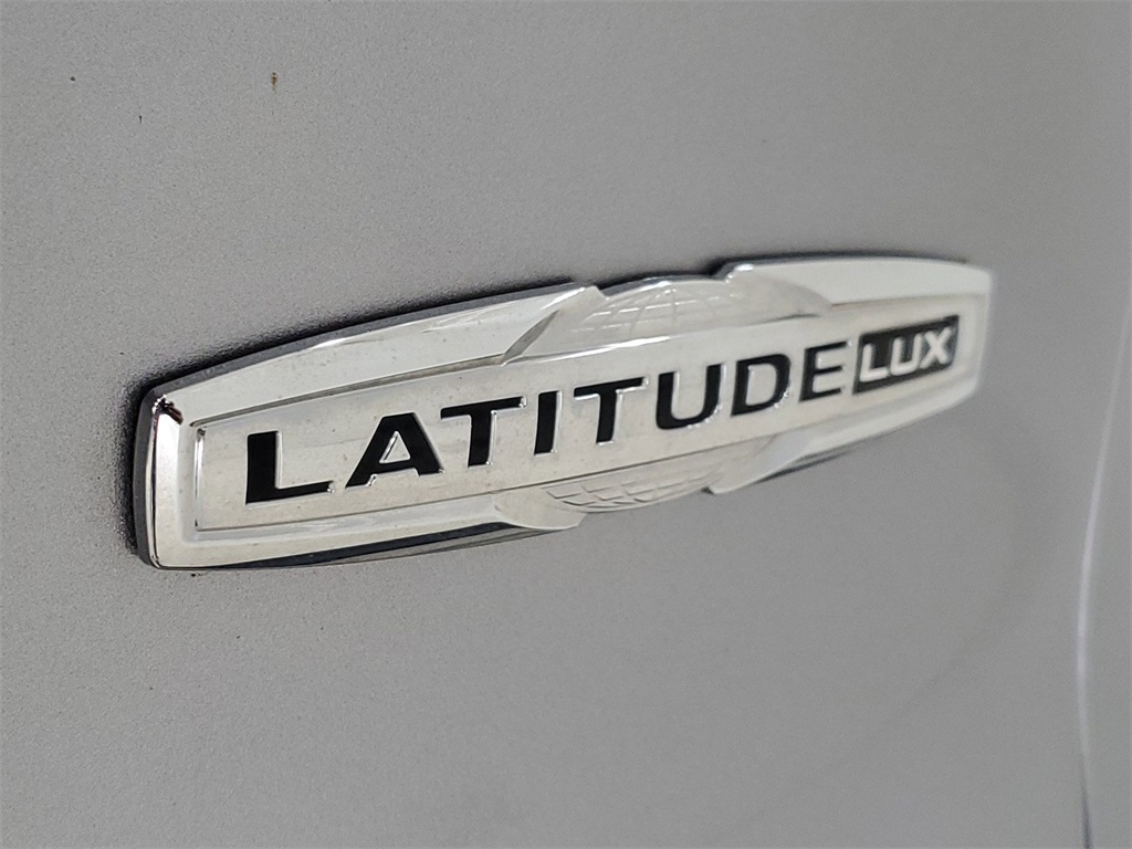 2021 Jeep Cherokee Latitude Lux 8