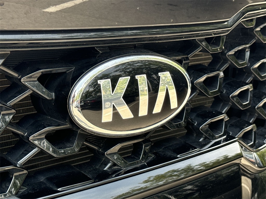 2021 Kia Sorento S 14